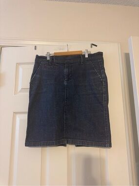 Old Navy - Classic Dark Blue Denim Skirt - Women Sz 8